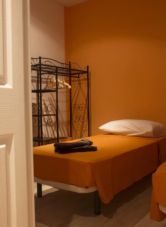 Colors Rooms Валенсия Екстериор снимка
